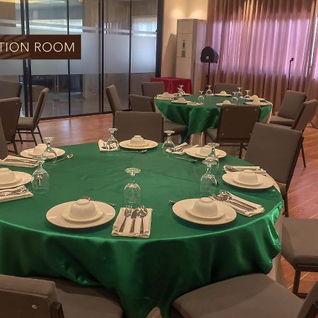 Acacia Hotel Баколод Екстер'єр фото