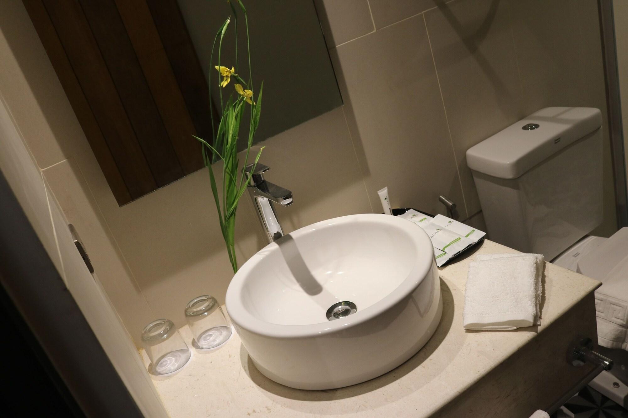 Acacia Hotel Баколод Екстер'єр фото