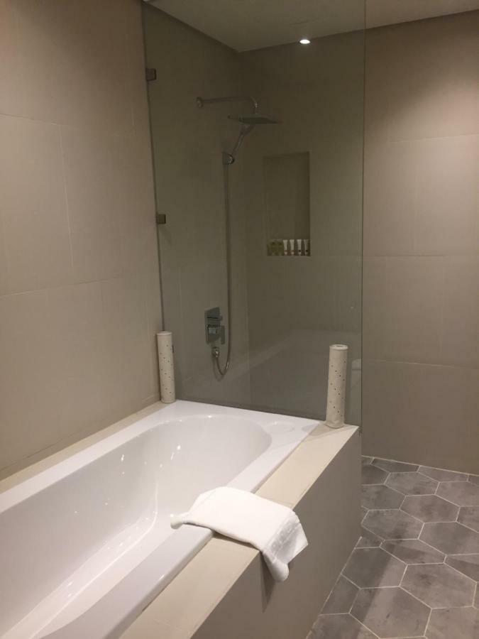 Acacia Hotel Баколод Екстер'єр фото